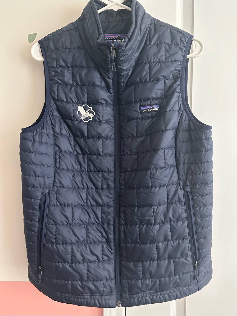 Patagonia Womens Navy Blue Puffer Vest Size L Lightweight Quilted With Embroider